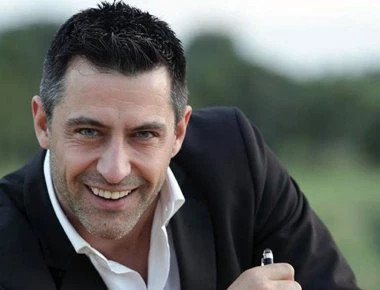 Συγκινεί η σύζυγος του Κωνσταντίνου Αγγελίδη: Η συνάντηση με τον γιο του και το πάρτυ για τα γενέθλιά του (βίντεο)